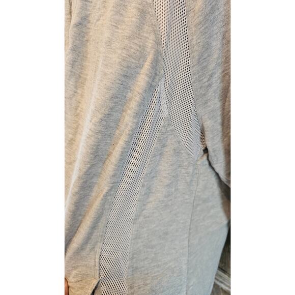Chicos weekends sz 3 (XL) grey mesh accent breathable activewear jacket grey EUC - Picture 3 of 7